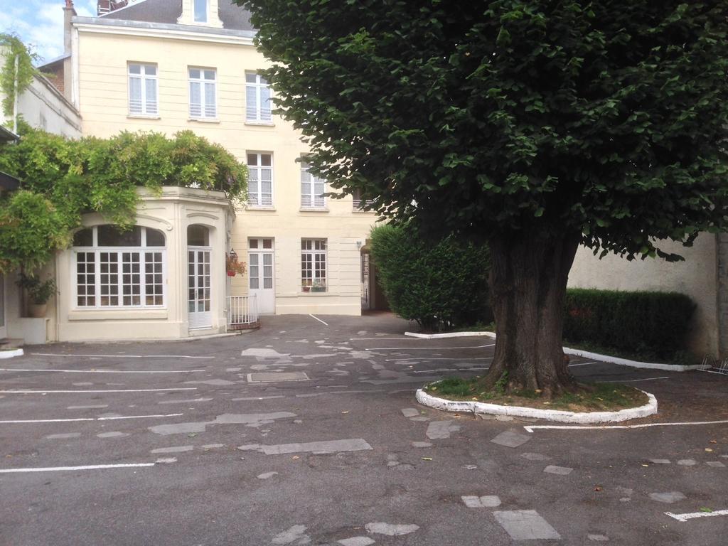 Hotel Memorial Saint-Quentin  Dış mekan fotoğraf